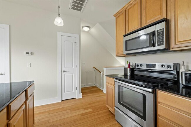 Foto del edificio - 13420 Lyndhurst St