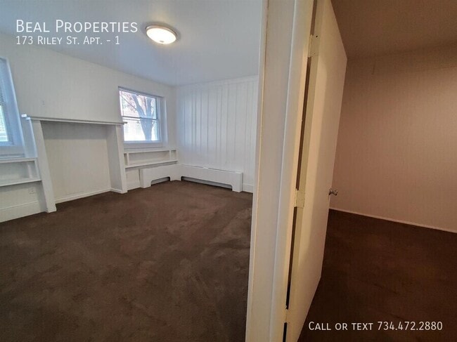 Building Photo - 173 Riley St