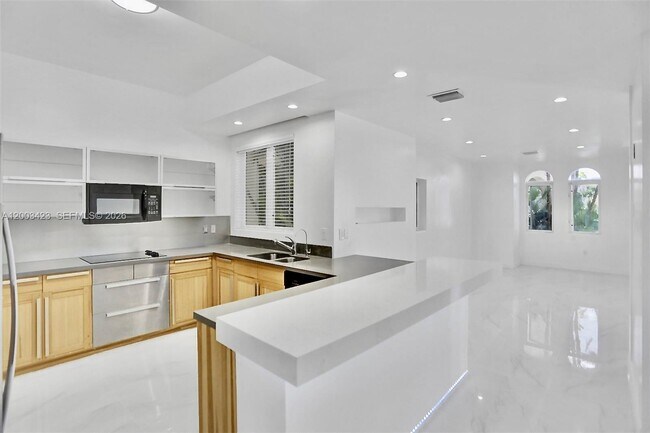 Foto del edificio - 21032 NE 32nd Ave