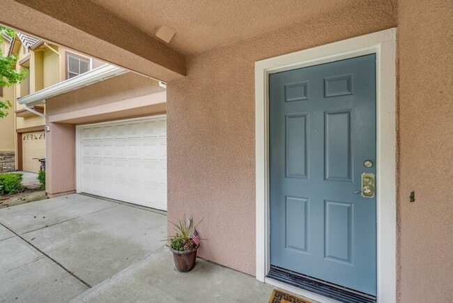 Building Photo - 313 Chetwood Dr
