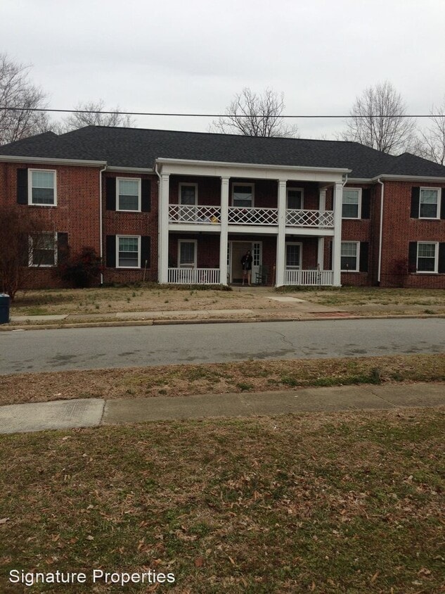 534 Logan St, South Boston, VA 24592 Room for Rent in South Boston
