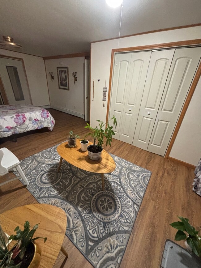 Foto del edificio - 615 June St