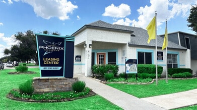 Leasing Office Exterior - The Hayes Apartments