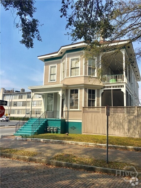 Building Photo - 102 E 31st St