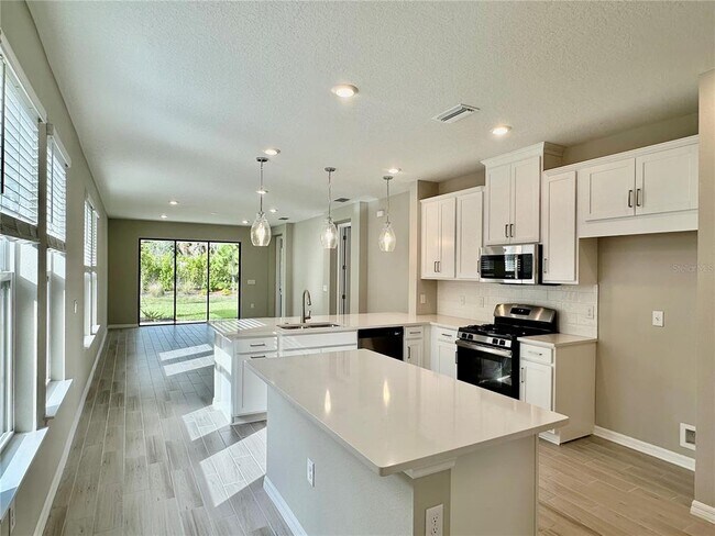 Foto del edificio - 15109 Shady Palms Ln