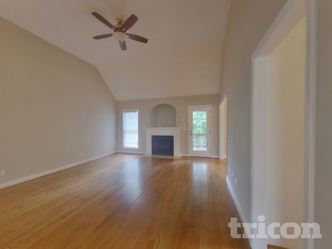 Foto del edificio - 623 Secretariat Dr