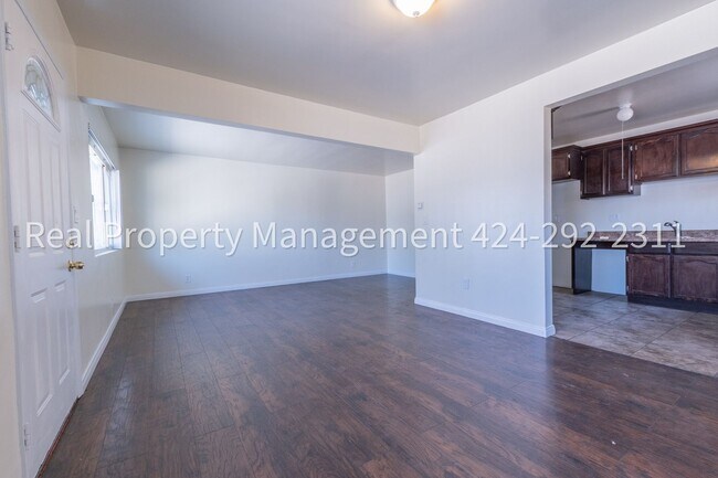 Foto del edificio - Beautiful Fully refurbished 3 bed 2 bath w...