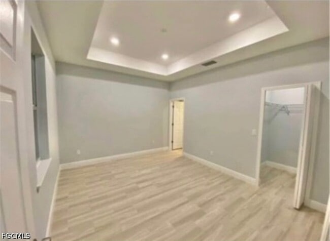 Building Photo - 2403 Dickens Ave N