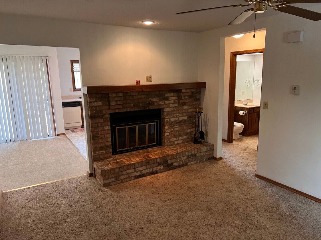 Primary Photo - 1204 Dean Dr