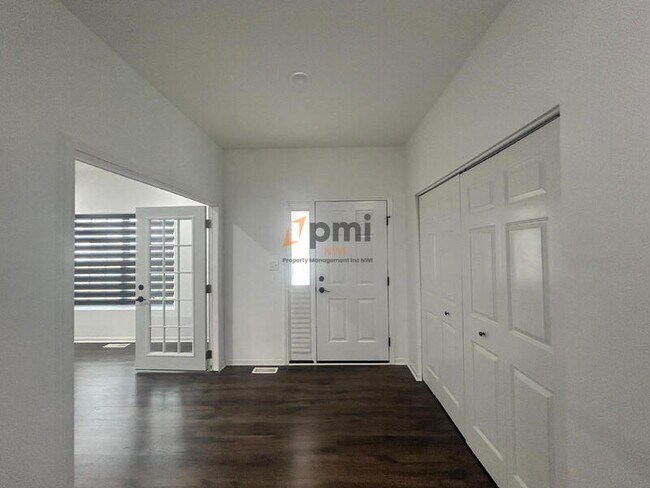 Foto del edificio - 5625 Burr Rdg Cir