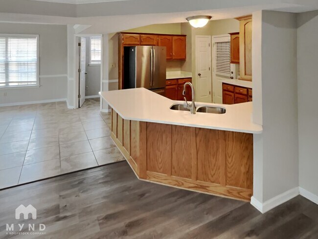 Foto del edificio - 9437 Bryant Trent Blvd