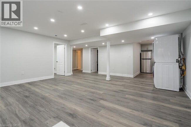 Building Photo - 75 Arrowhead Dr