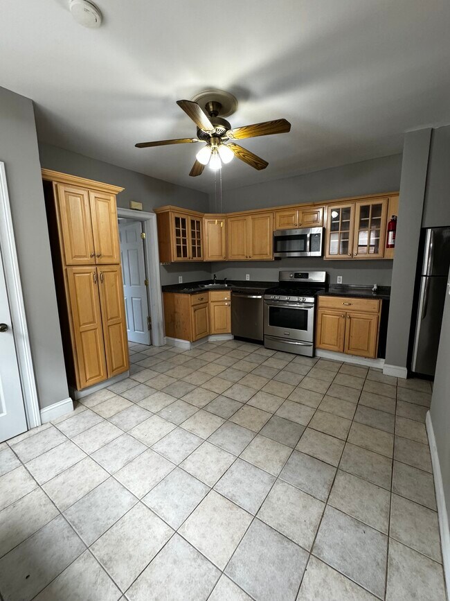 Building Photo - 19 E Brinkerhoff Ave