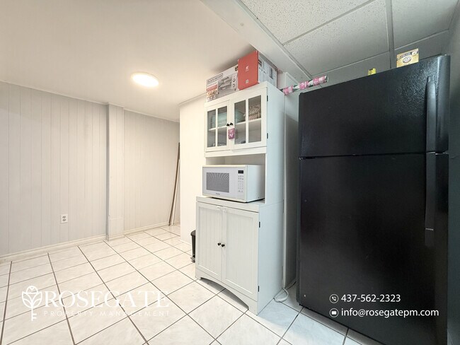 Building Photo - 1-Bedroom Basement Apartment with Internet & Parking – Scarborough