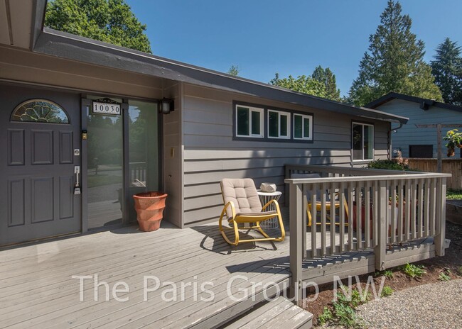 Building Photo - **LEASE SIGNED** Lg Modern Midcentury on T...