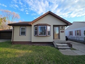 Building Photo - 25517 Yale St