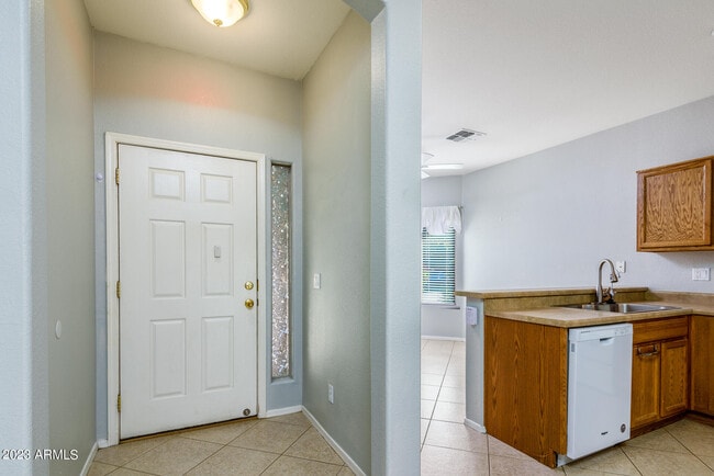 Foto del edificio - 44016 Pioneer Rd