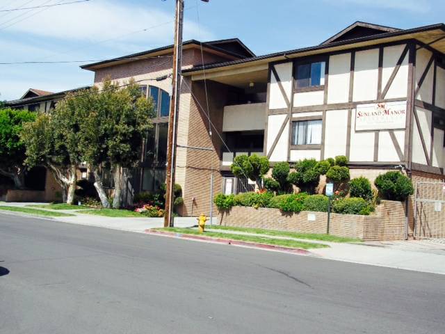 View of the building from the street - 10825 Nettleton St