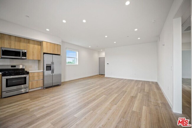 Foto del edificio - 11668 Darlington Ave