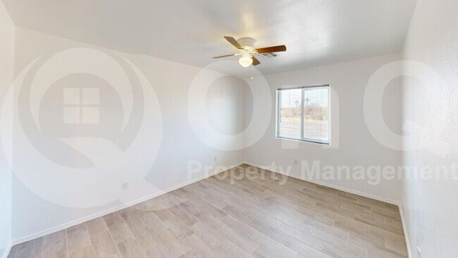 Building Photo - 4020 N Montezuma Dr