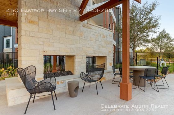 Building Photo - Brand New East VUE Ranch