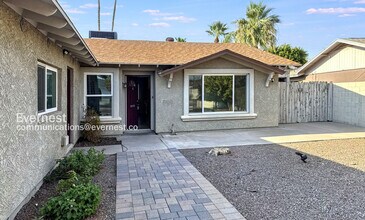 Building Photo - 8726 E Bonnie Rose Ave