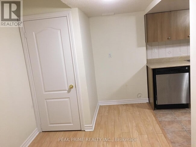 Building Photo - 5484 Freshwater Dr