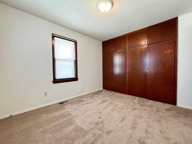 Foto del edificio - 2 Bed 1 Bath House with Garage