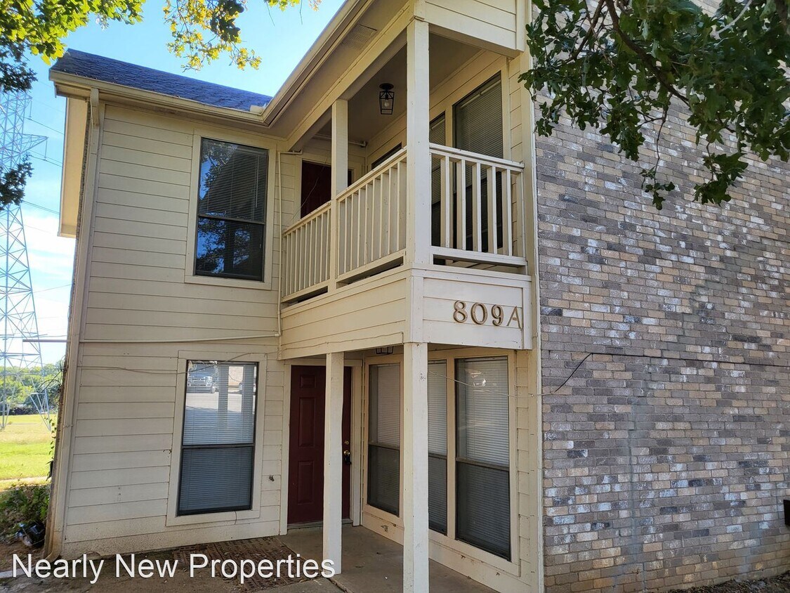 2 br, 2.5 bath House 809 A Treadwell Ct House for Rent in Hurst, TX