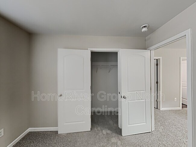 Building Photo - 1016 Bitting Hall Cir