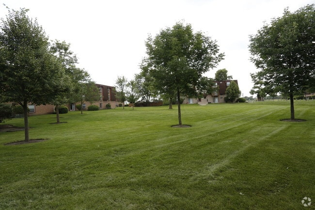 Building Photo - Pheasant Run Apartments