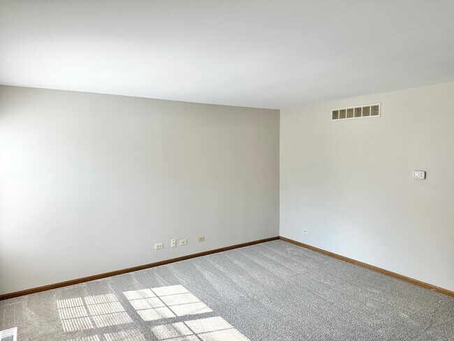 Foto del edificio - 540 N Crystal Ave