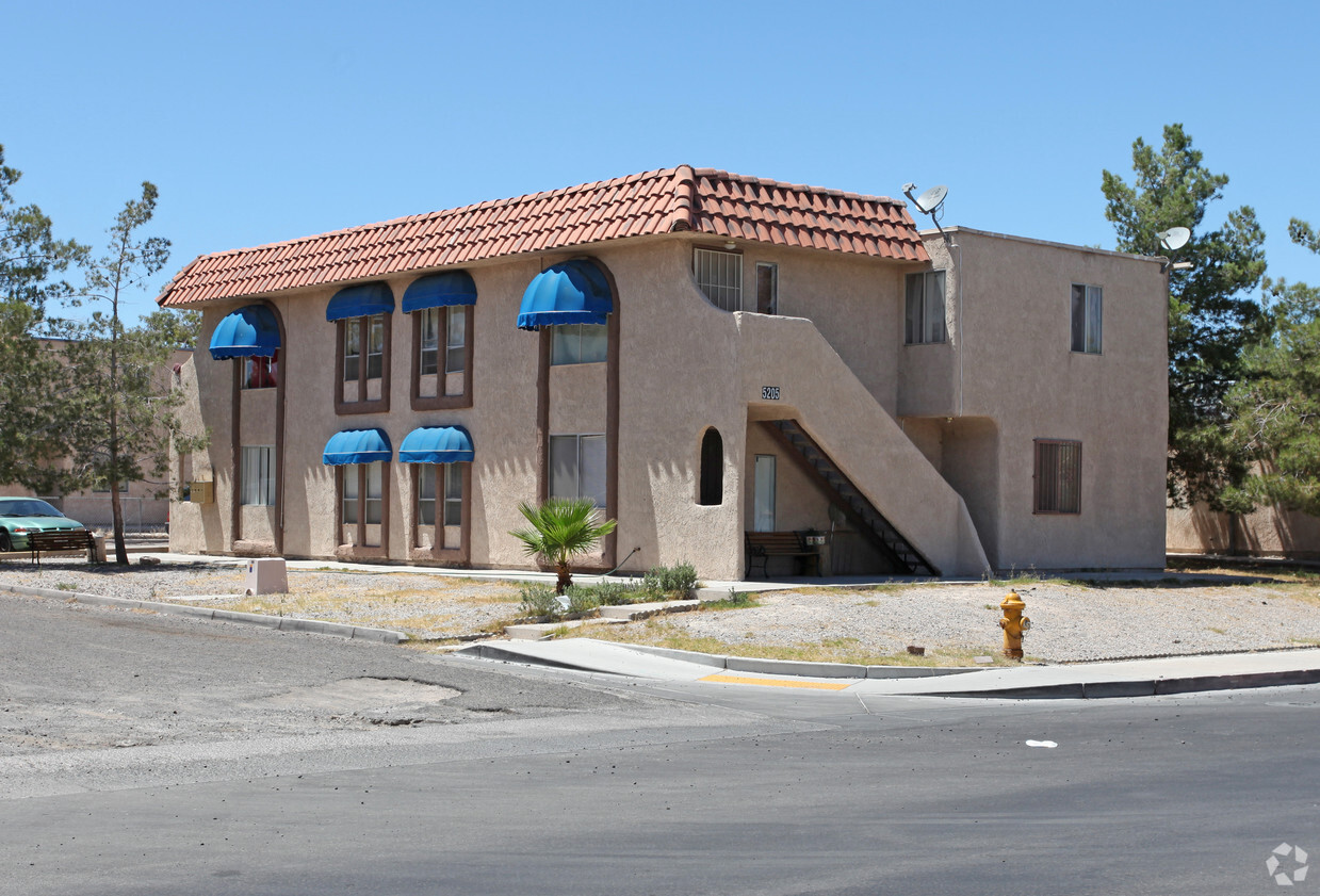 Primary Photo - 5205 Tamarus St