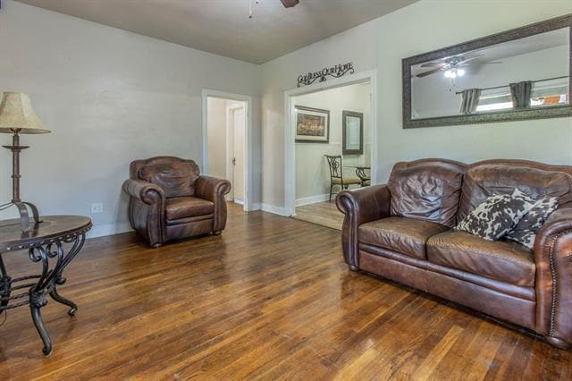 Foto del edificio - 2200 Montrose St