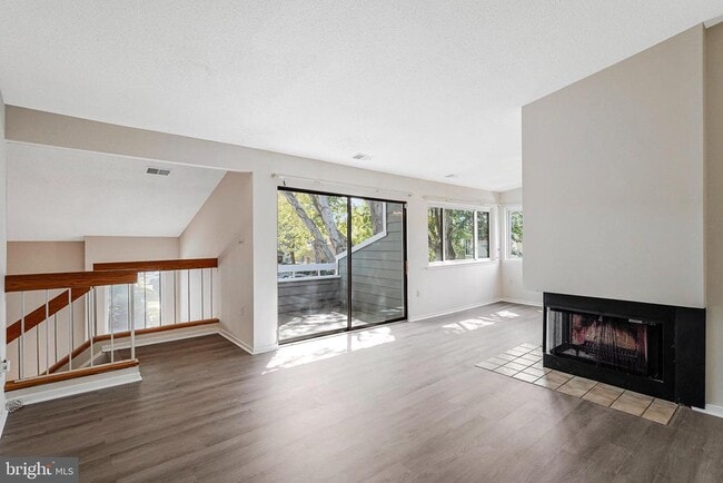 Building Photo - 1964 Villaridge Dr