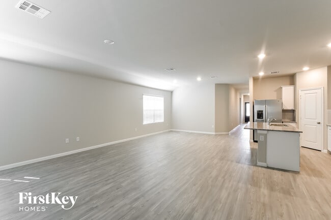 Foto del edificio - 6620 Hatchery Way