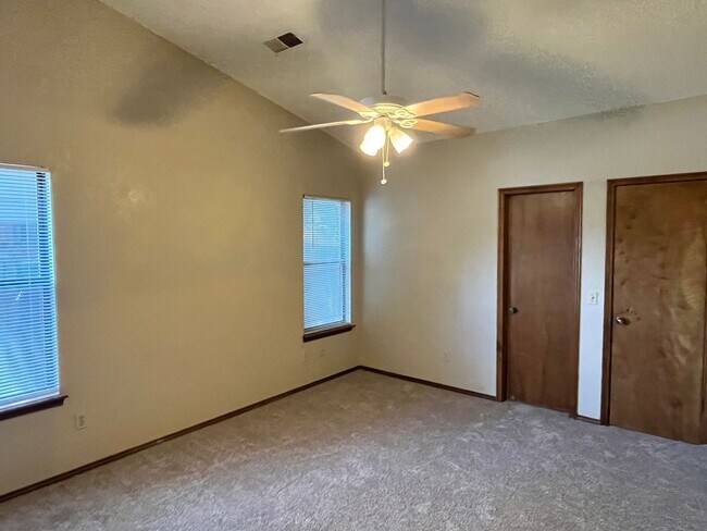 Foto del edificio - Cozy 3-Bed 2-Bath in Edmond