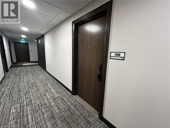 Building Photo - 741 King St W