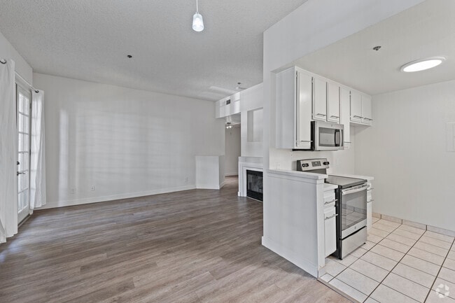 2BR ,2BA - 7020 Lanewood