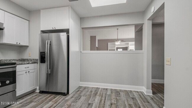 Foto del edificio - 4047 Woodville Ln