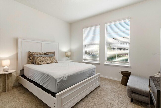 Foto del edificio - 17082 Water Spring Blvd