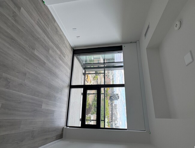 Building Photo - 1-Bedroom Condo That Checks Every Box – Bright, Open, and Thoughtfully Designed