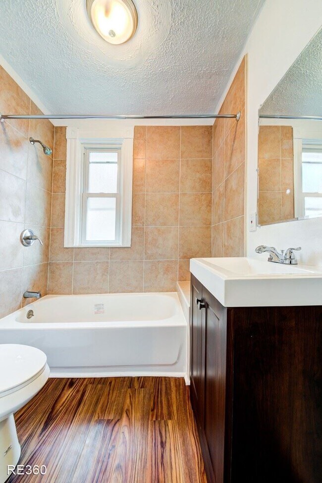 Building Photo - 2 br, 1 bath House - 22 Penelope Mt Washin...