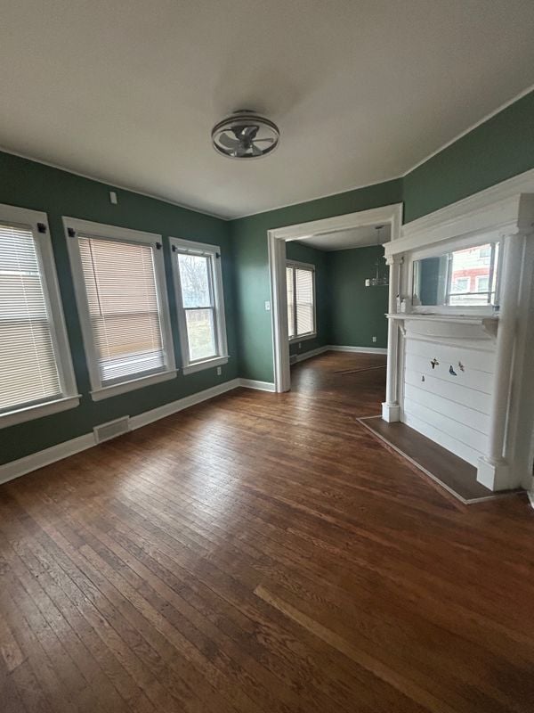 Building Photo - 625 E Utica St