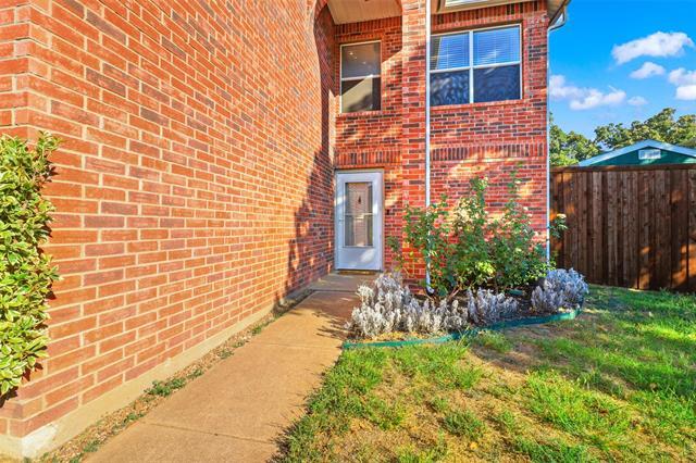 Building Photo - 2202 Barton Springs Dr
