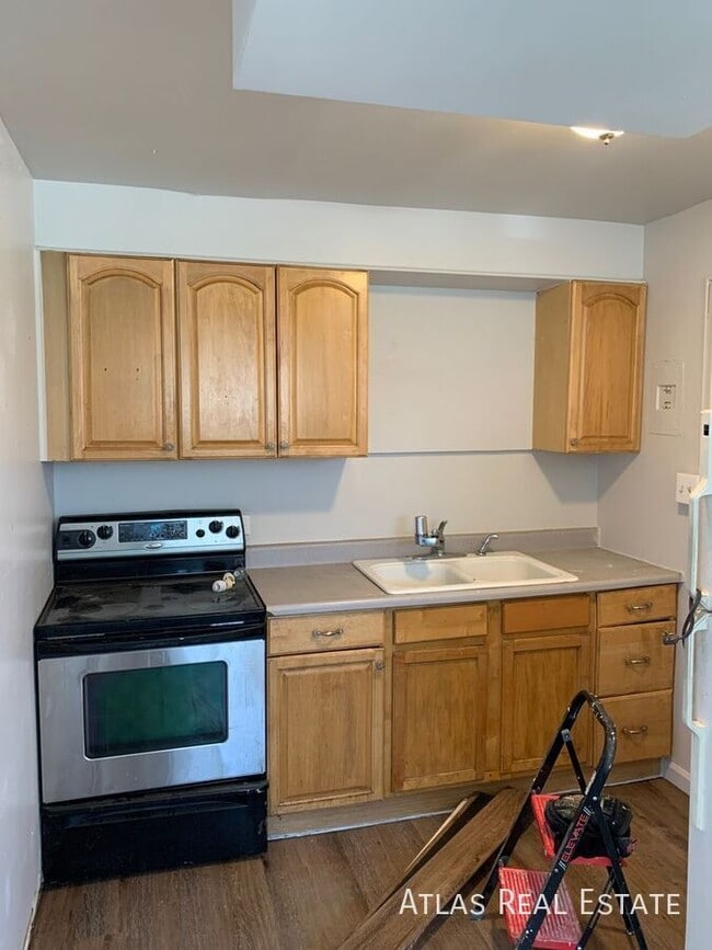 Building Photo - 1853 W Mosier Pl