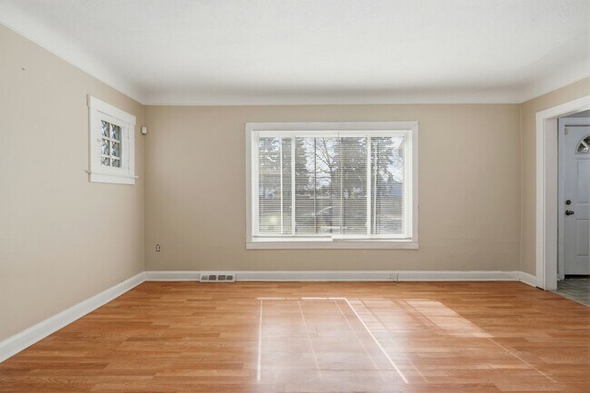 Foto del edificio - 1301 E Muir Ave