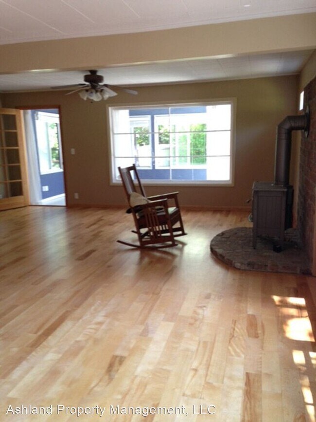 Building Photo - 2 br, 2 bath House - 3340 Dark Hollow Rd