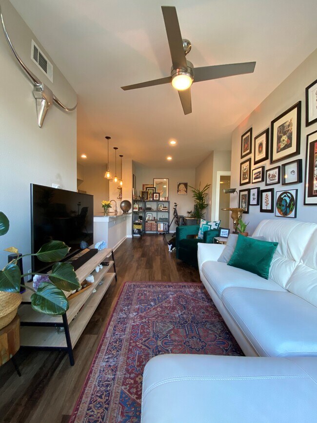 Building Photo - 1201 Grove