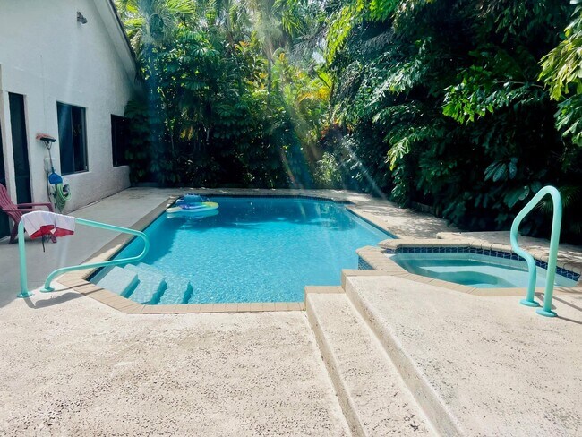 Building Photo - 10597 Mendocino Ln